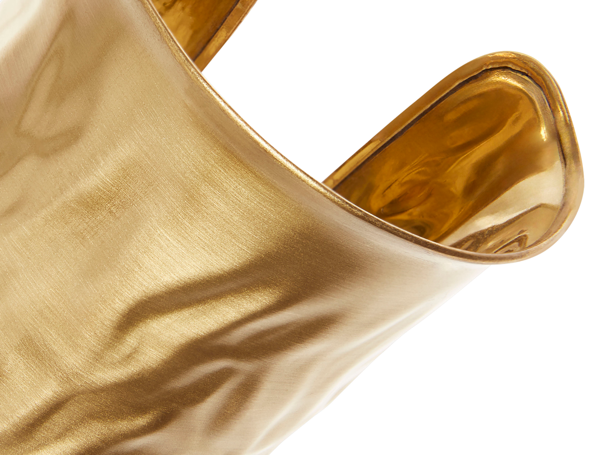 Schmuck Retusche Detailaufnahme Goldarmreif High-End Bildbearbeitung