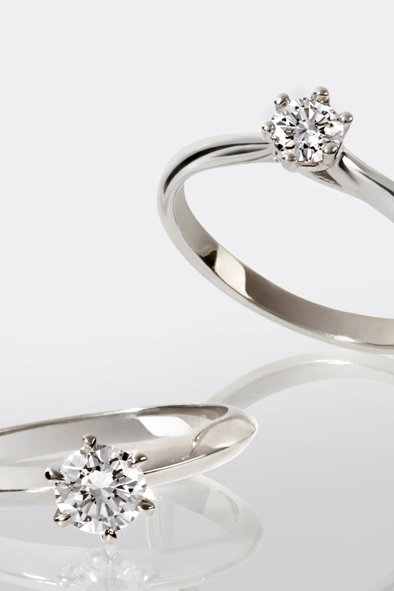 Diamant Ring professionelle Retusche und Spiegelungsoptimierung Schmuckfotografie