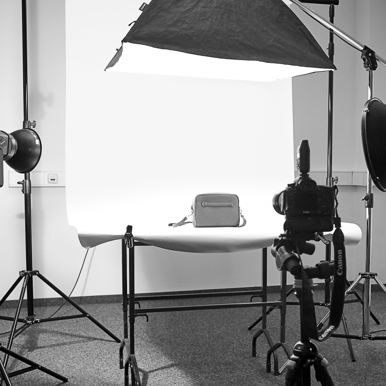 Studio Lichtsetup für professionelle Produktfotografie Schmuck und Beauty